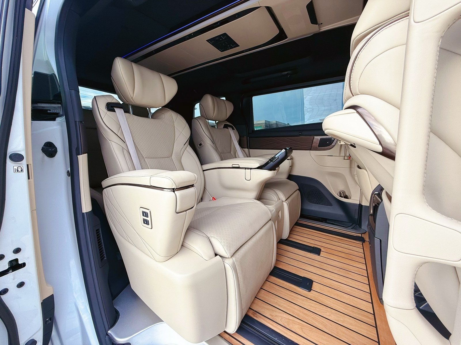 埃爾法商務接送3