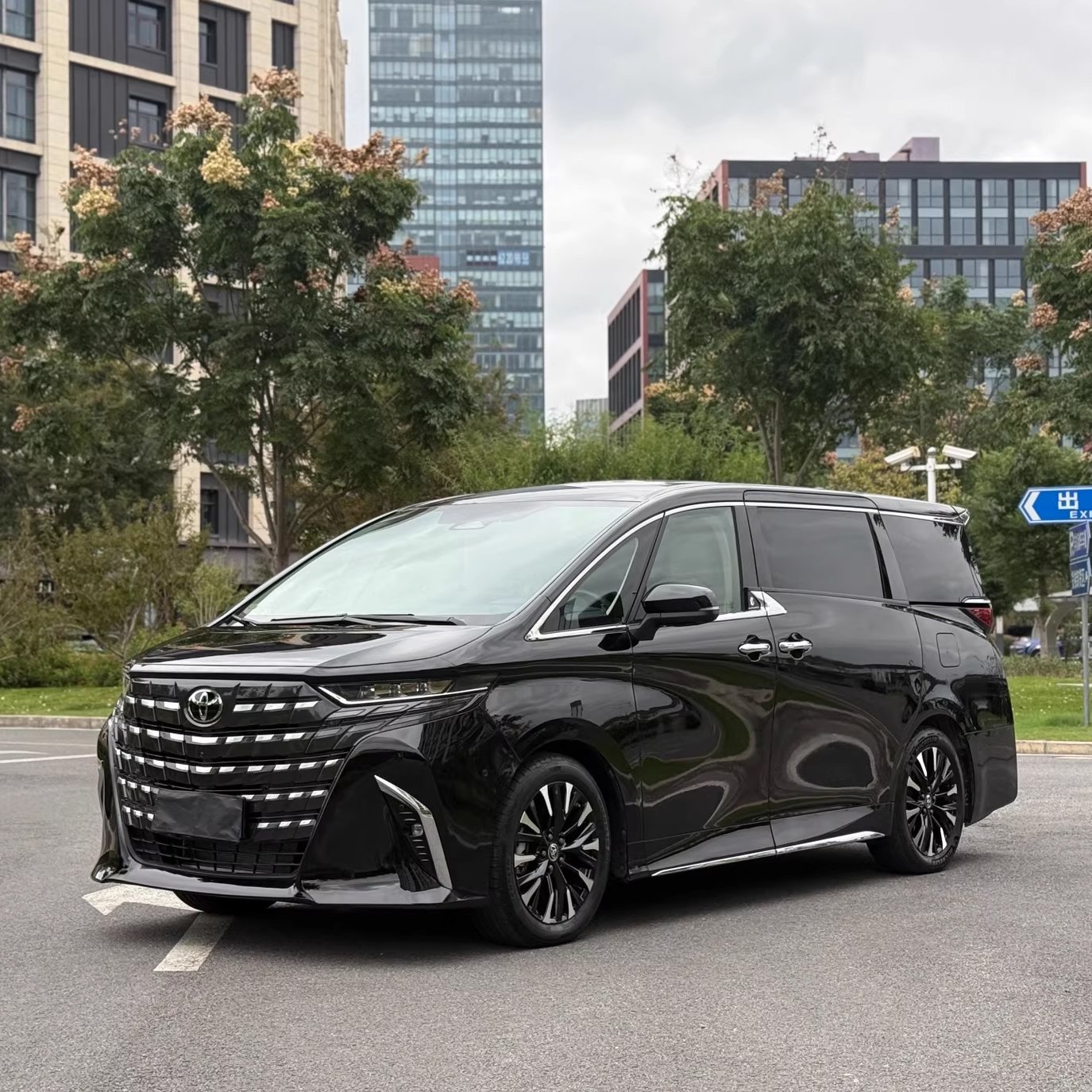 深圳直達香港機場專車｜點對點上門接送・絕不錯過航班